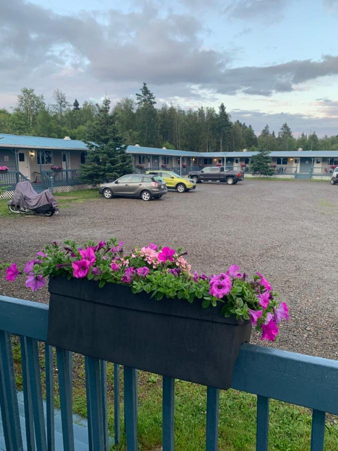 Motel De L'Anse Port-Daniel Kültér fotó