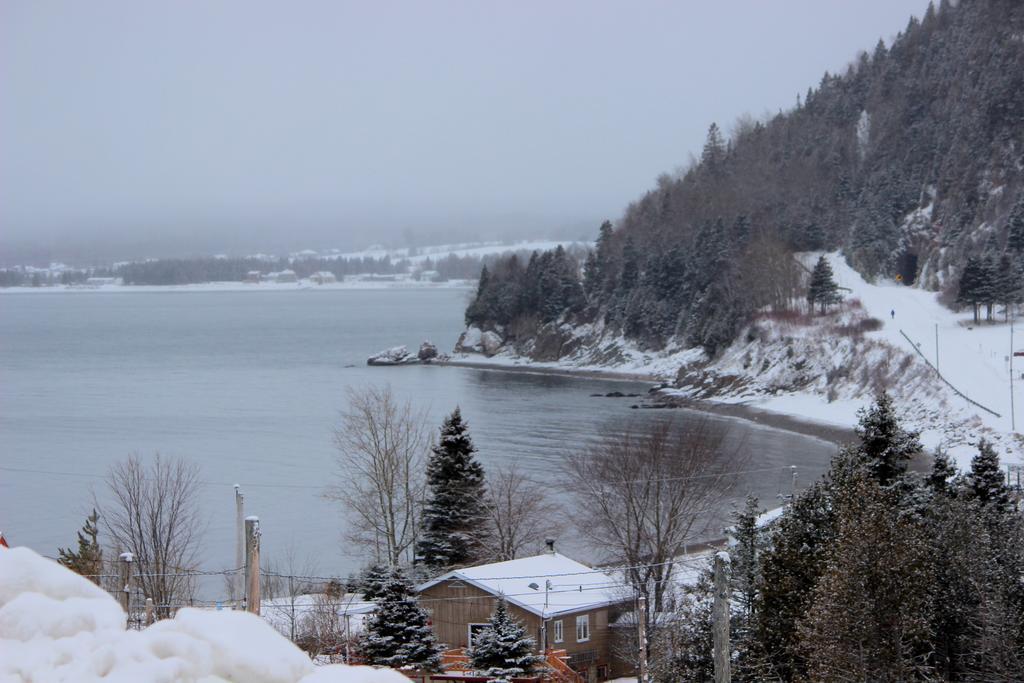 Motel De L'Anse Port-Daniel Kültér fotó