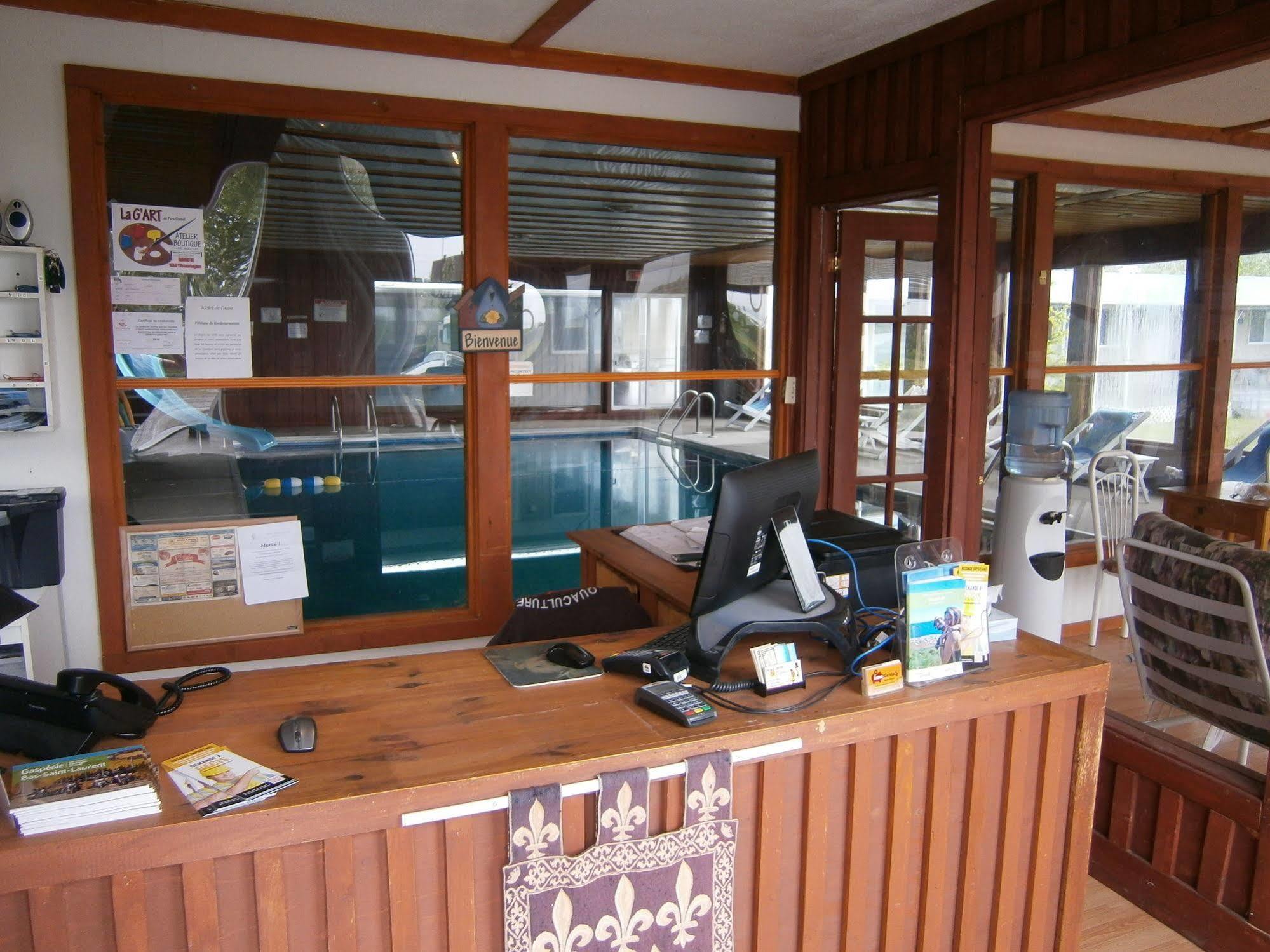 Motel De L'Anse Port-Daniel Kültér fotó