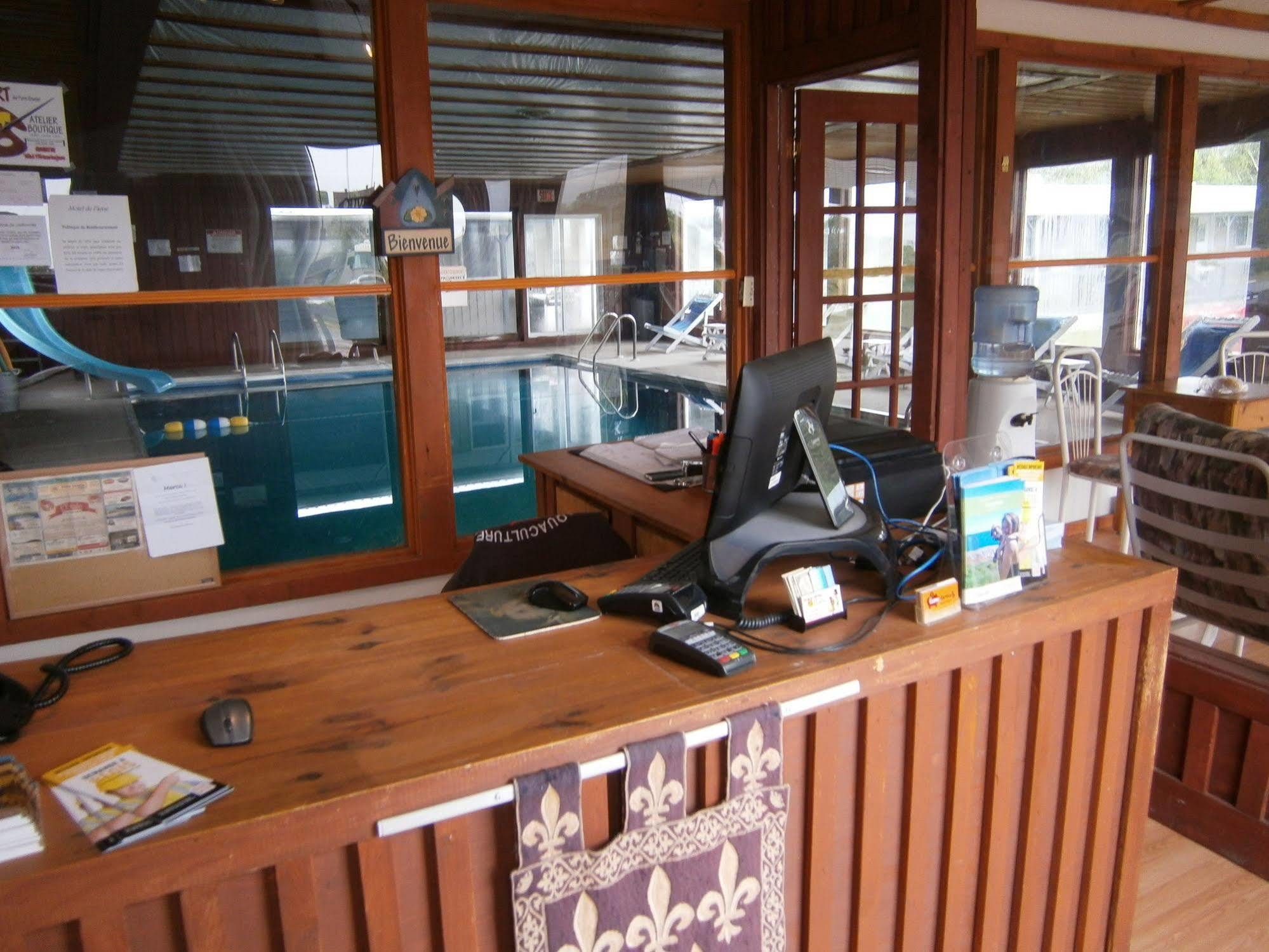 Motel De L'Anse Port-Daniel Kültér fotó