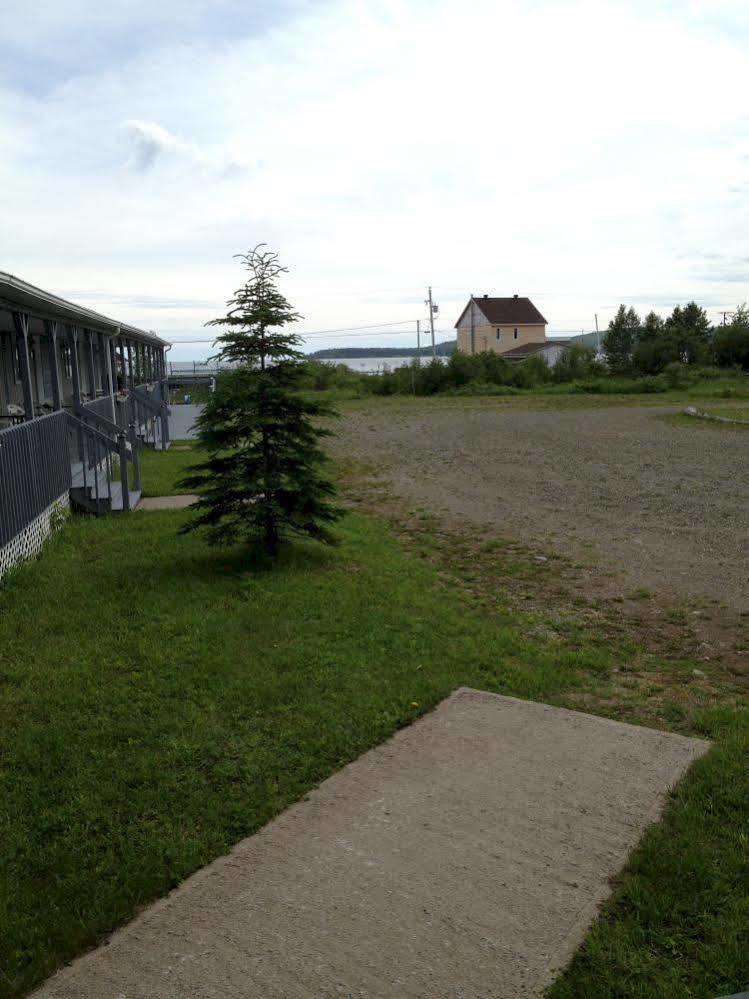 Motel De L'Anse Port-Daniel Kültér fotó